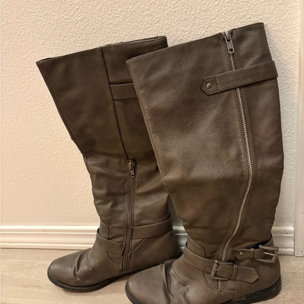 Rampage Grey Faux Leather Boots